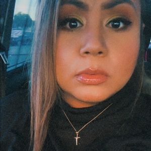 Meet your Posher, Fatima